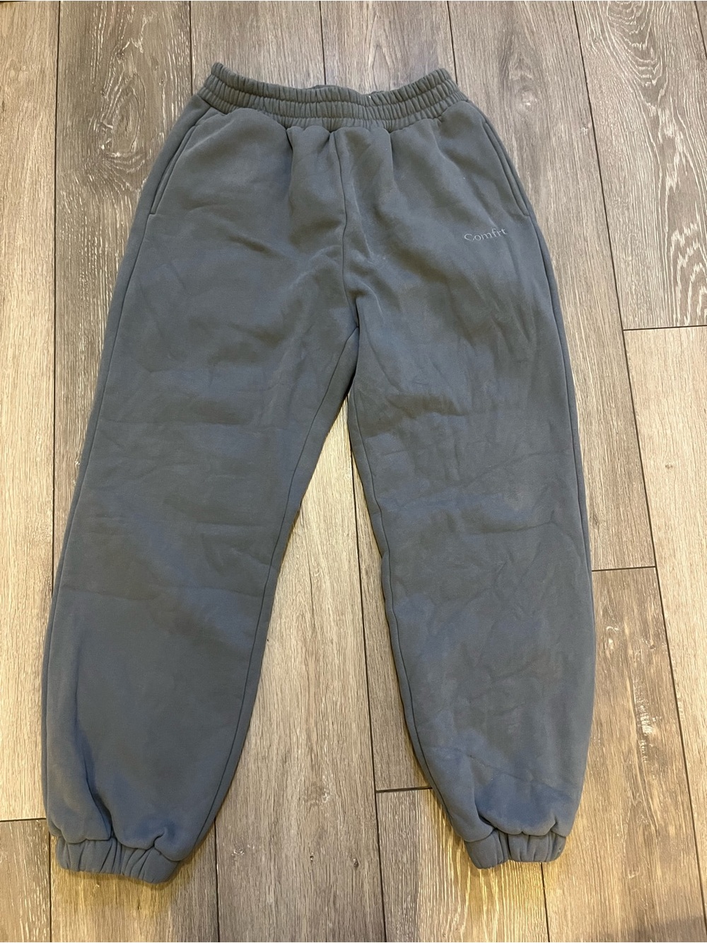 Women’s Relaxed Fleece Joggers - Gray - Picture 2 of 9